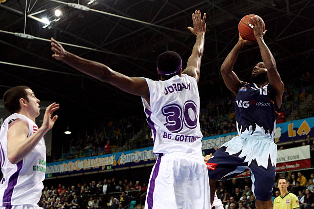 她受益匪浅 她受益匪浅