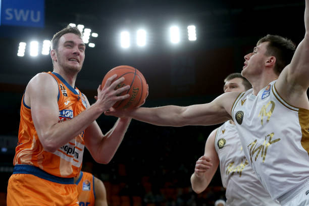 中场埃贝雷 中场埃贝雷