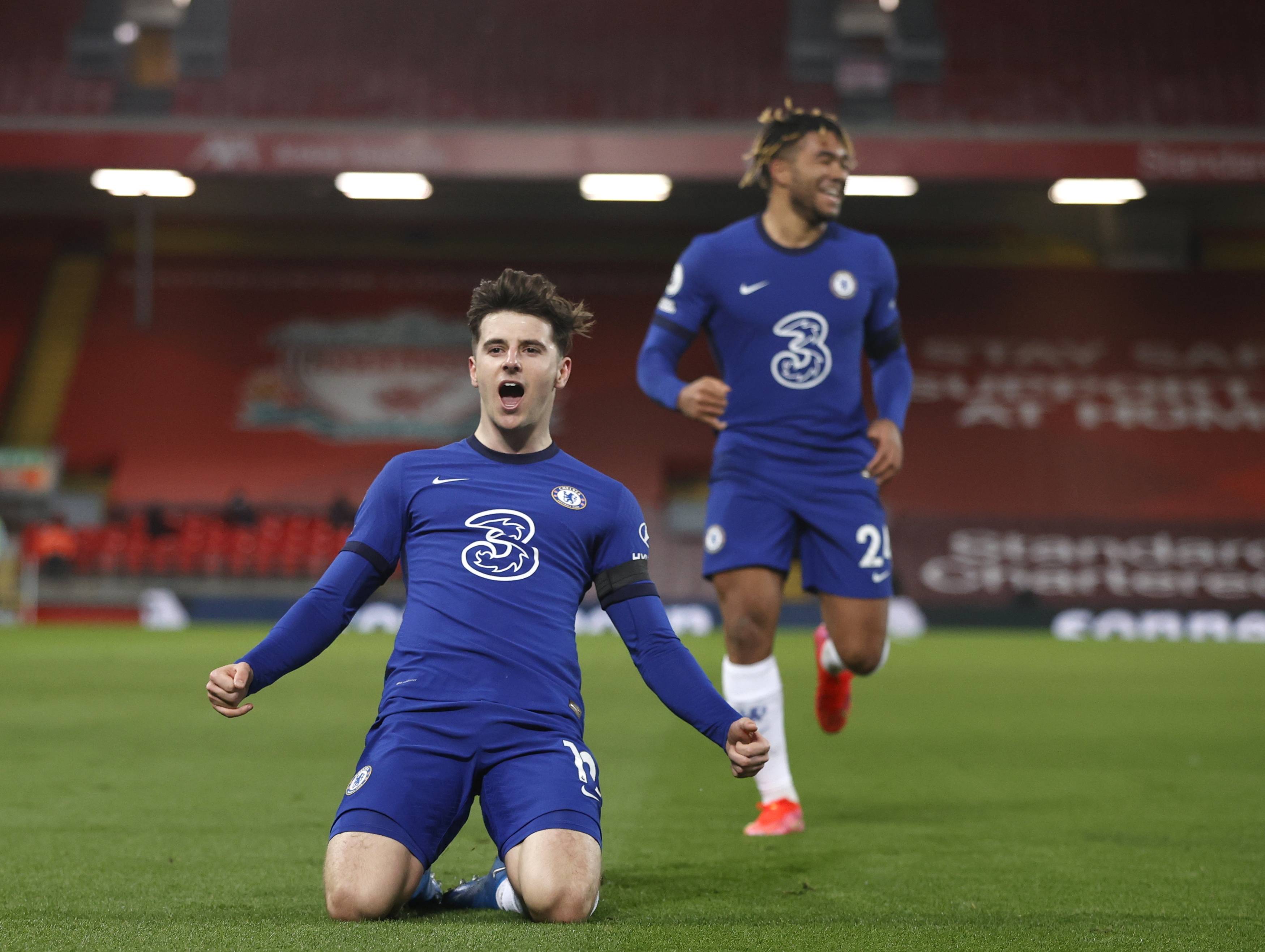 他冷静推射 他冷静推射